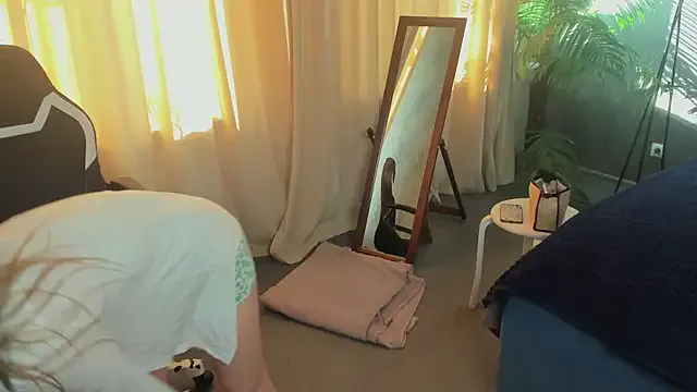 AnnForFun — Sexy panty tease in doggy