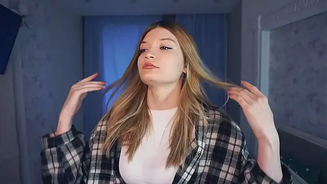 AnnisAtlee — Lick my juicy lips