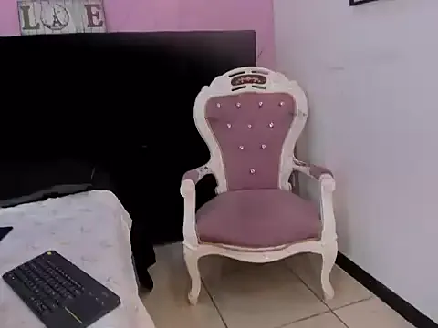 anny_cutte__ — show tits + blowjob