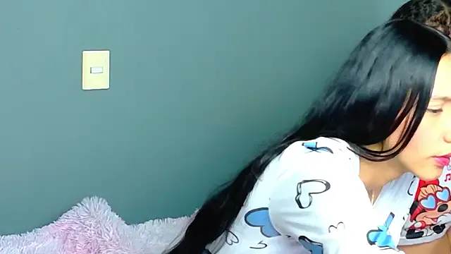 antonellamia2cmg — spit in pussy