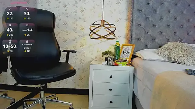 Aprilwatson — Buttplug + face tease --