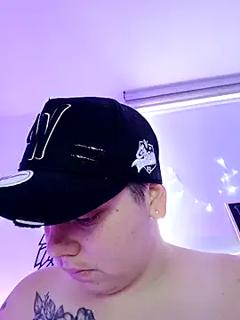 aron_lettone01 — show surprise