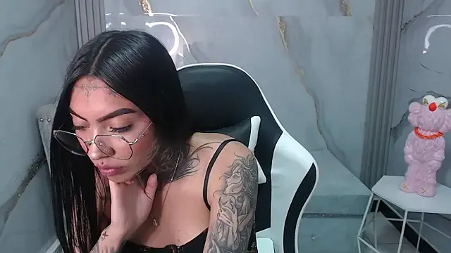 Ashley_Blum_v — show tits +oil