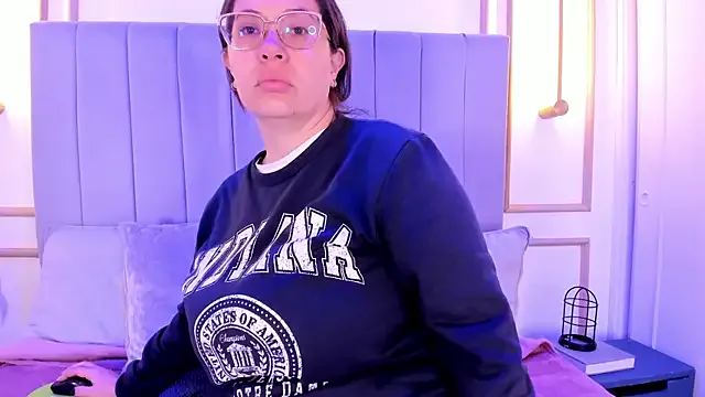 Ashley_Monroe — Suck my nipples