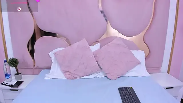 AshleyJoness_ —  Nipple play