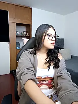 asumi_18 — blow job with tits out side