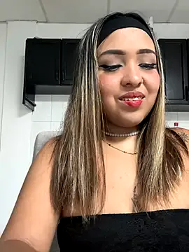 Aura_Kaiser — Flash tits