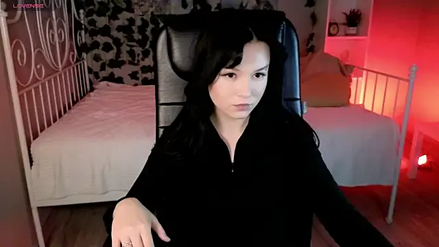Aurora_Gilbert — lip bite