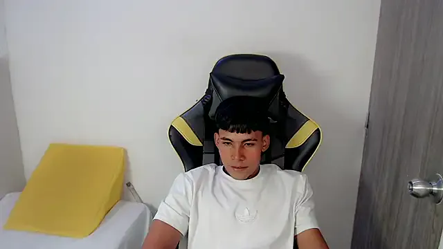 Austin_col_ — SHOW CUM IN PUBLIC