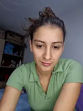 aytanna_torrez — Show tits