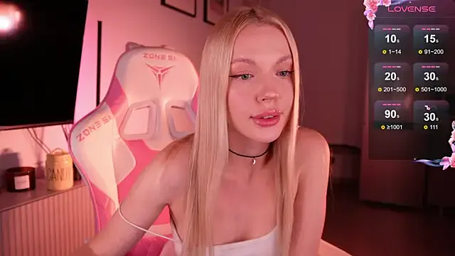 baby_bon — Lick fingers