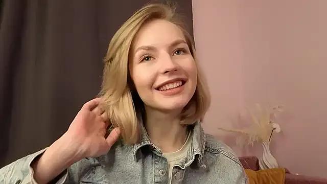 BaileyBernos — tease with waist and abs