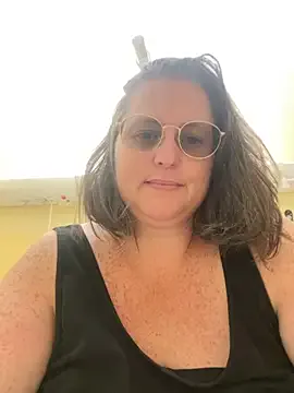 Beatricefrench-curvy-milf — Discuter