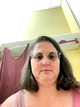 Beatricefrench-curvy-milf — Discuter et montrer