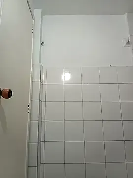 Beba_102 — show milk in the pussy