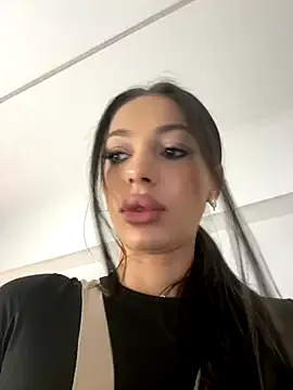 Bella_Vixen_ — Toy Control and Squirtshow!