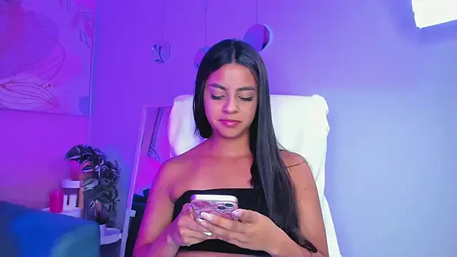 Bella_walker_ — Twerking + spanks ass x5 