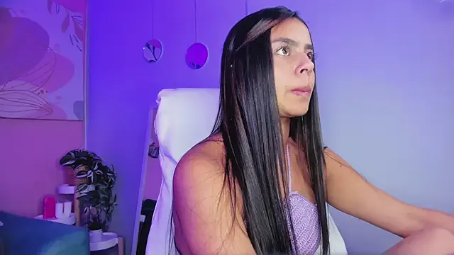 Bella_walker_ — Show titis + massage oil 