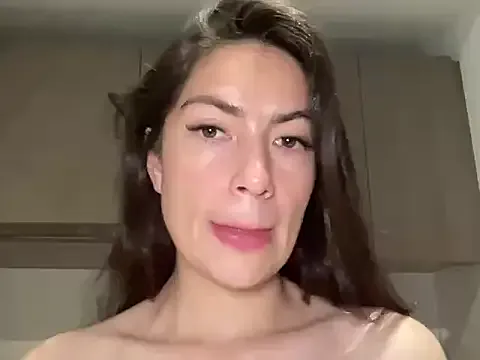 BellaMaserati — Show my boobs