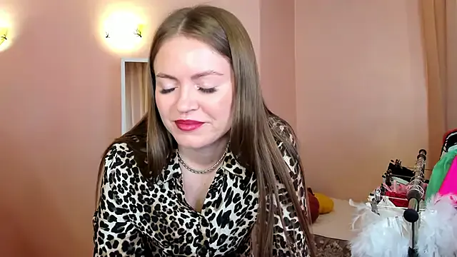 BellaXShine — Stroke my sexy body