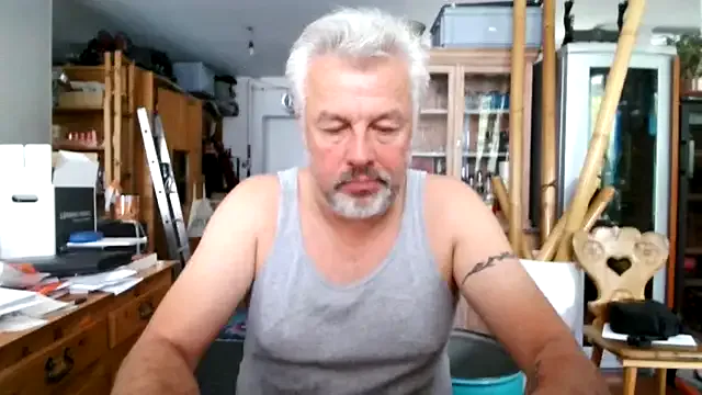 Berg_Boy — naked in chat