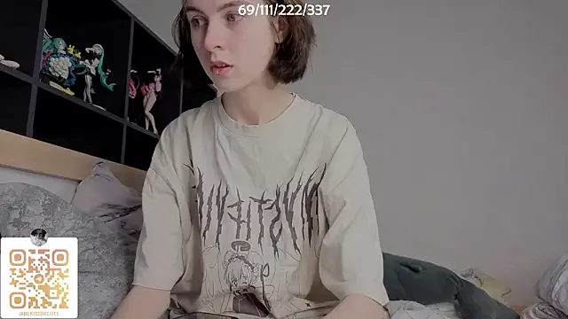 bertamimi — tease with tshirt