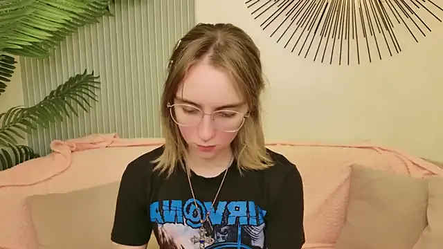 Beverly_Gomes — spank me in doggy