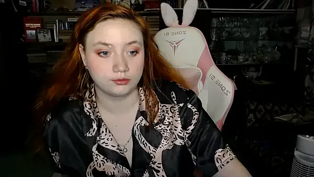 Bitchy_Lily — show boobs