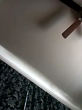 Blkandlovealls — suck friends dick