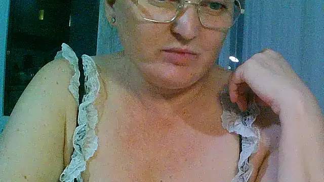 BlondeMIL-f — Show pussy