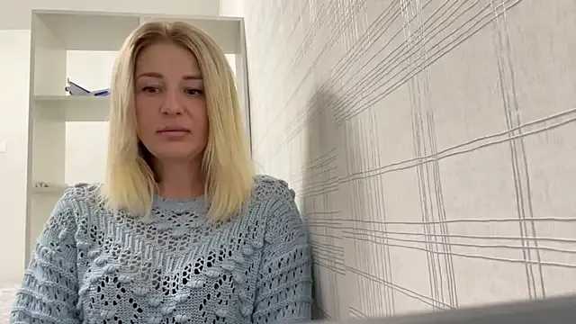 Blondie_xoxoxo — 3 playfull spanks