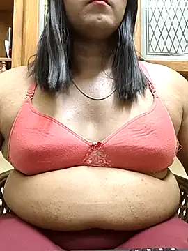 Boobie_Curvy_Nandana — cum shot  in public