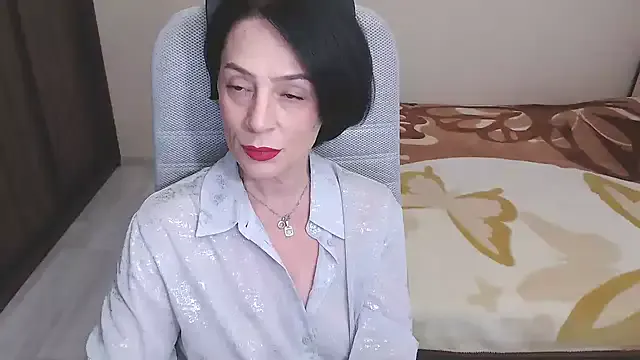 BossyMam — Would u like to make me squirt?