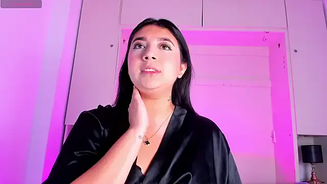 BrianaaTaylor — Shows tits