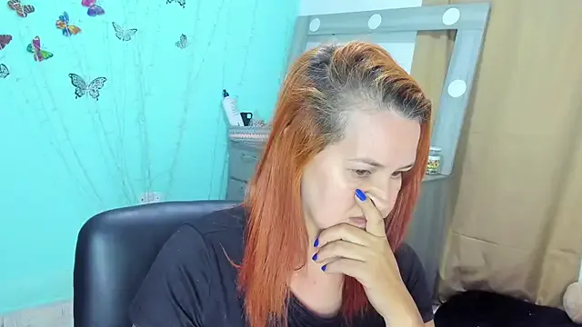 Britney_taylor_ — show and play tits