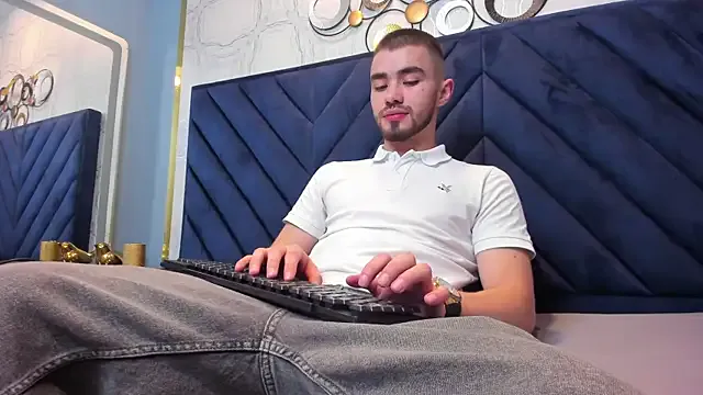 Bryce_hall19 — Kisses for you