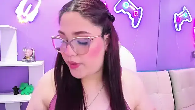 Camiila_Osorio — RUB DILDO IN ASSHOLE