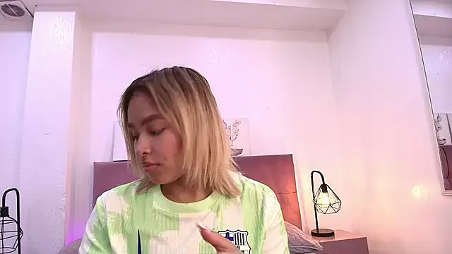 CamiilaGlow — Fingers pussy