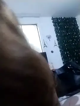 Camila_latina_0 — Un masaje con aceite exitante