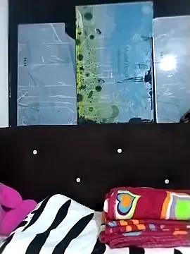 Camila_latina_0 — Chupar juguete / Suck Dildo y baile