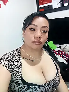 Camilavasquez150 — Playing with my breasts
