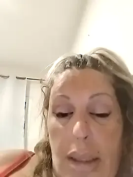 canariamorbosa — Hacer skirt y meterme dildo culo