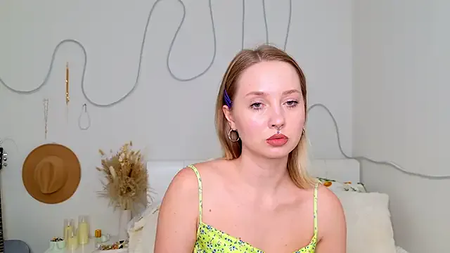 CandiceKingz — take off bra