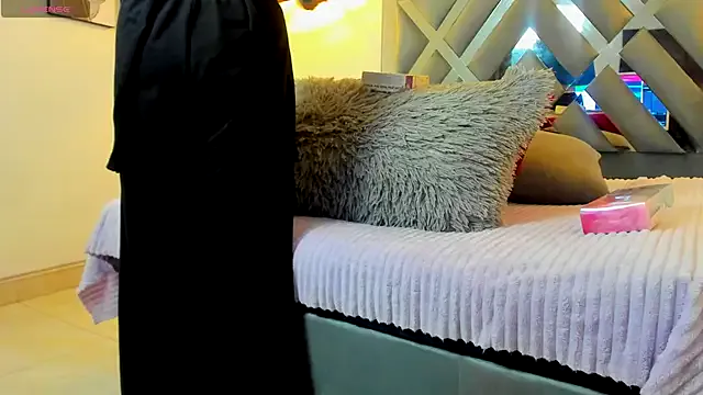 Candy_Hott7 — Spank ass 