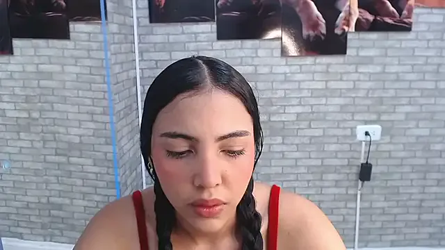 Carla_flower_hot — Show tits 