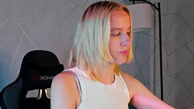 Carolin_Miller — Show me a pussy