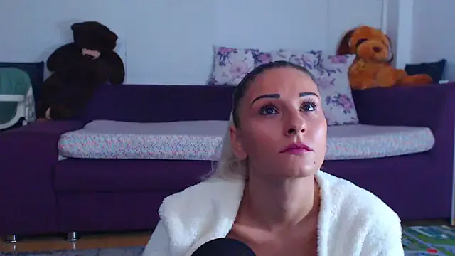 CassieSpell — Lets se how wet you can make me