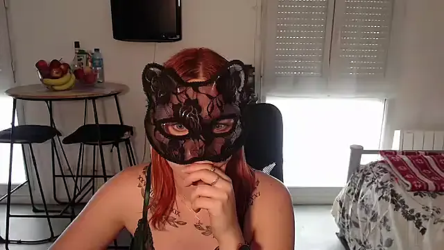Cat_Valentina — Fellation guide sur gode