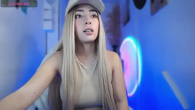 channel_blonde_a — flash tits