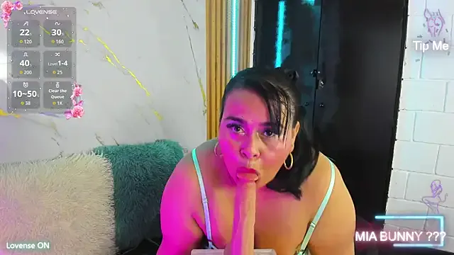 chantallroberts — Lick nipples+ bounce tits